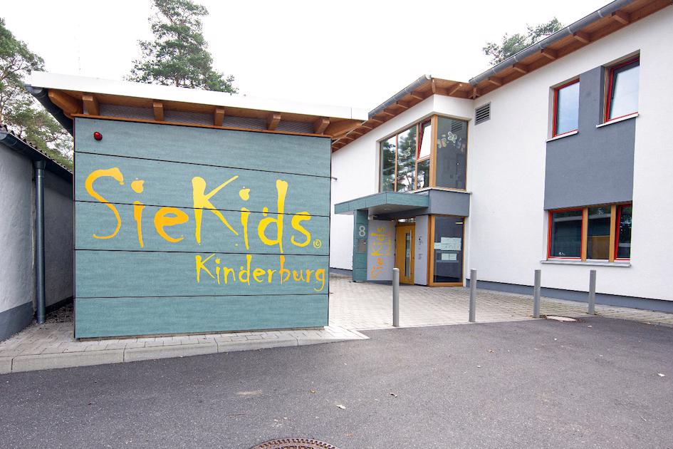 HfK-SieKids-Kinderburg Gebäudeansicht.